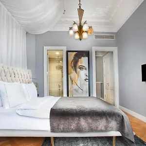 https://walton-hotels-taksim-pera.istanbul-turkeyhotels.com